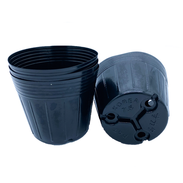 Plastic pots